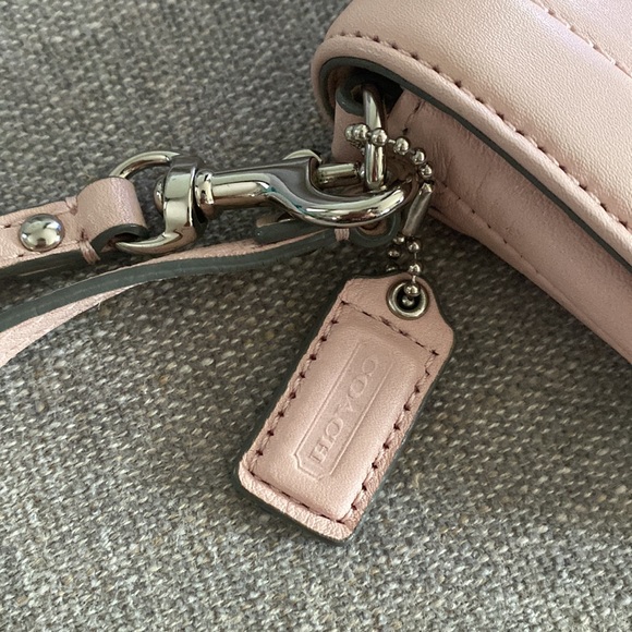 Authentic Coach Leather Wristlet - Picture 3 of 7